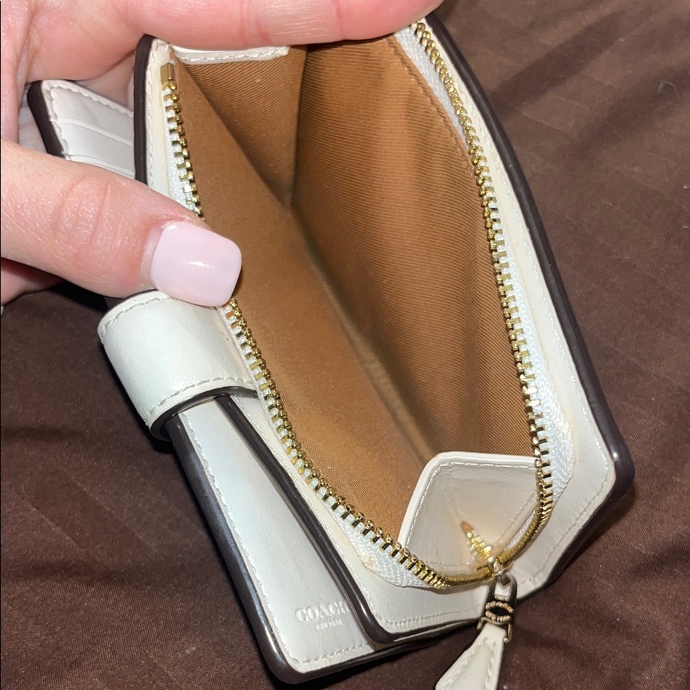 Coach Tan Signature Wallet EUC - Picture 6 of 9